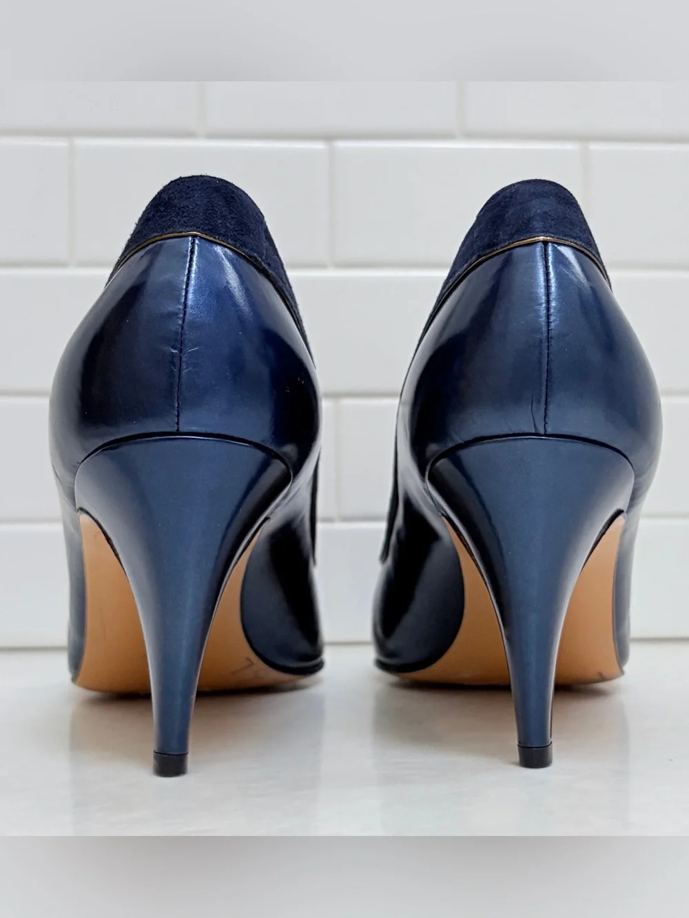Vintage David Evins Italian Navy Leather & Suede 3” Mid Heel Pump EUC Size 10